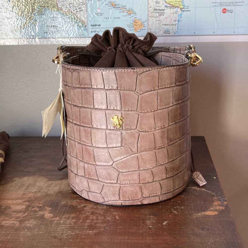 NWT Pratesi bucket purse croc embossed w/dust bag